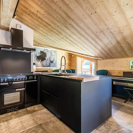 Tahoe - By Emerald Apartment *